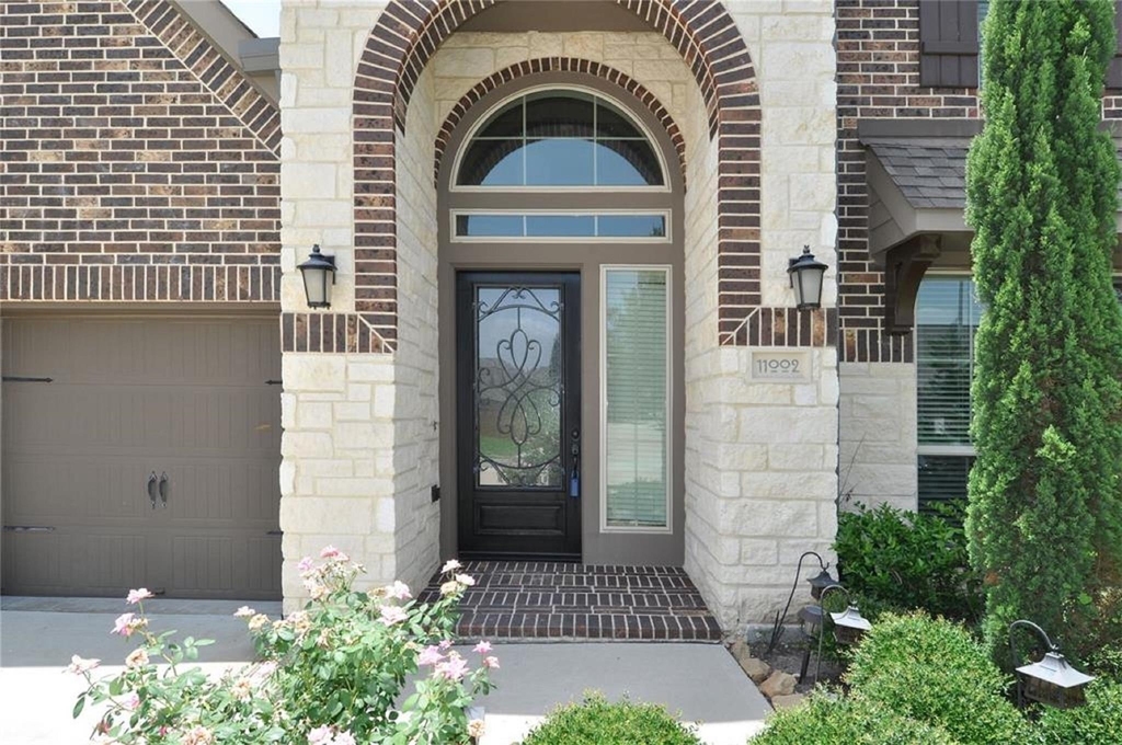 11002 Glenrothers Drive - Photo 2