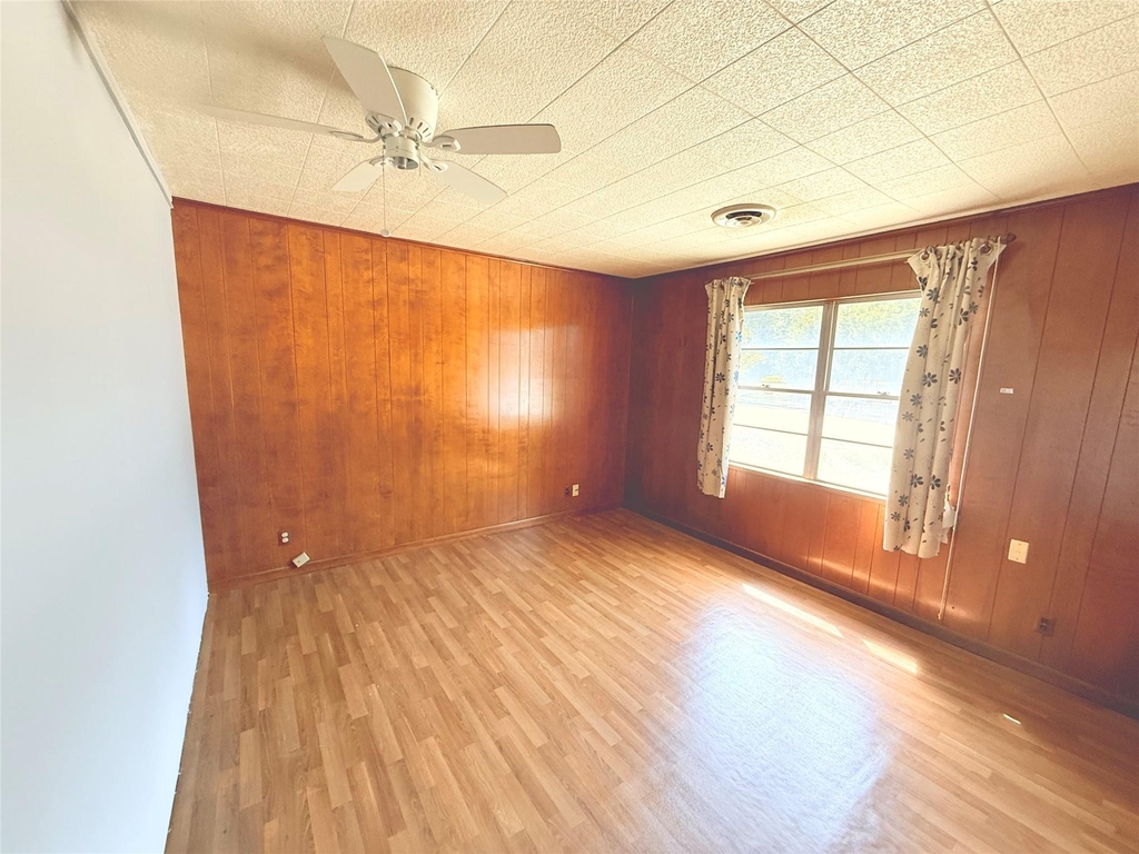 315 E Florida Avenue - Photo 1