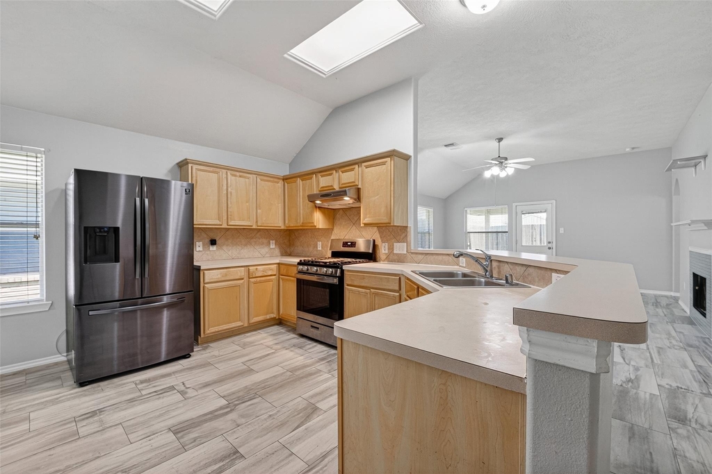 12015 Cottage Elm Court - Photo 7
