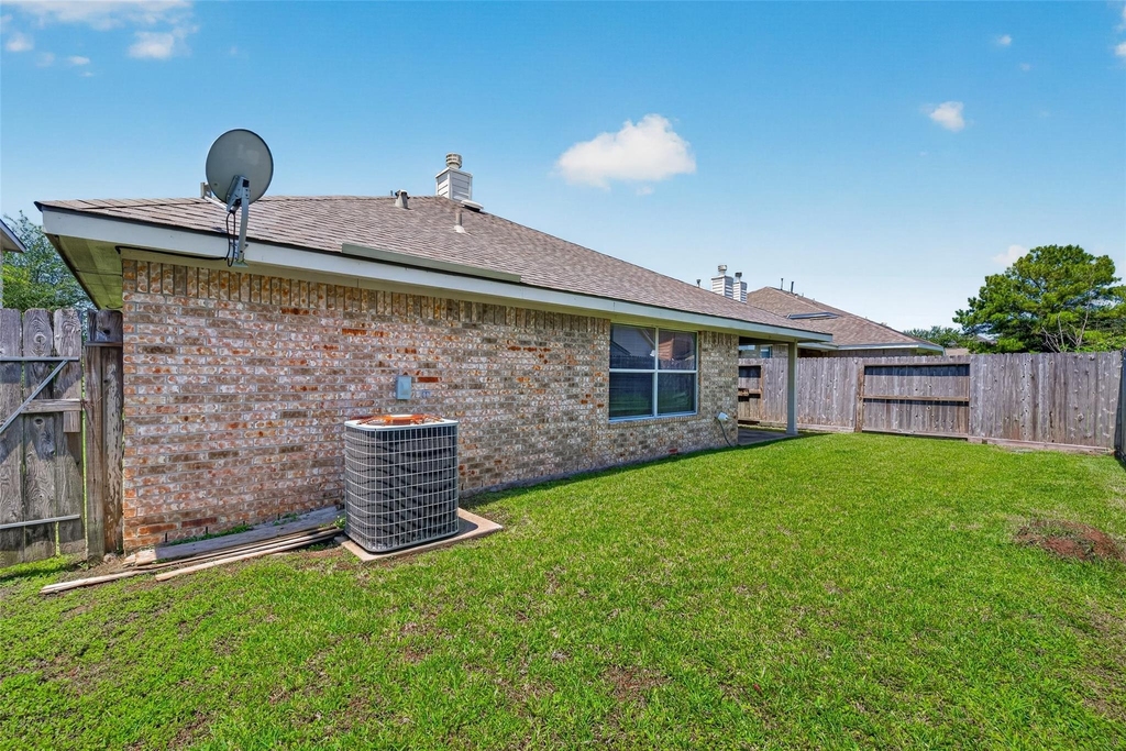 12015 Cottage Elm Court - Photo 33