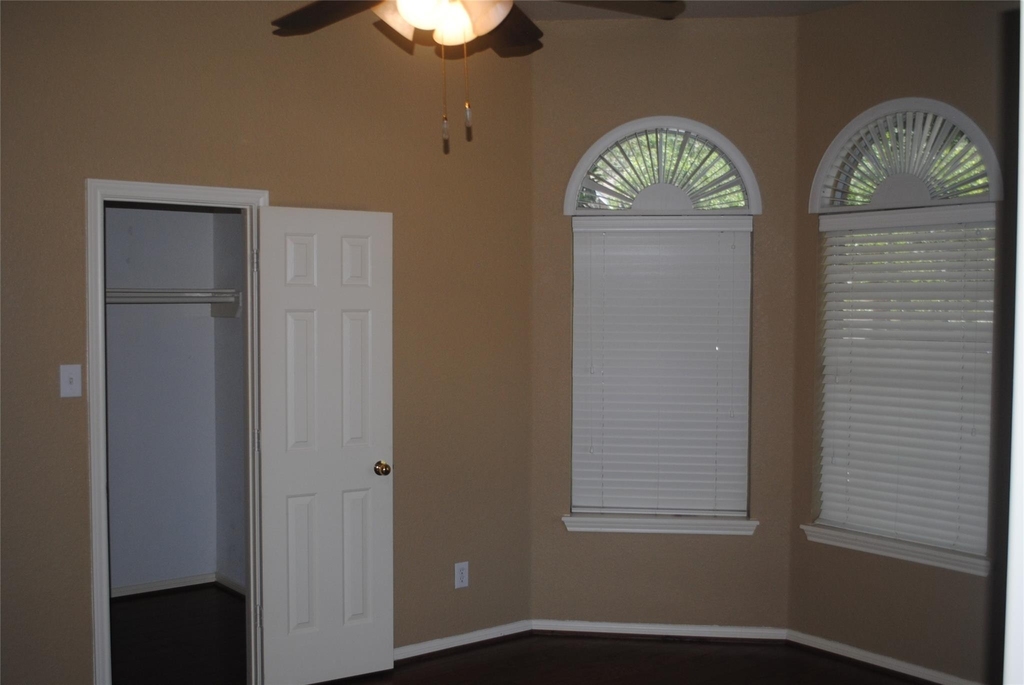 4606 Russett Lane - Photo 4