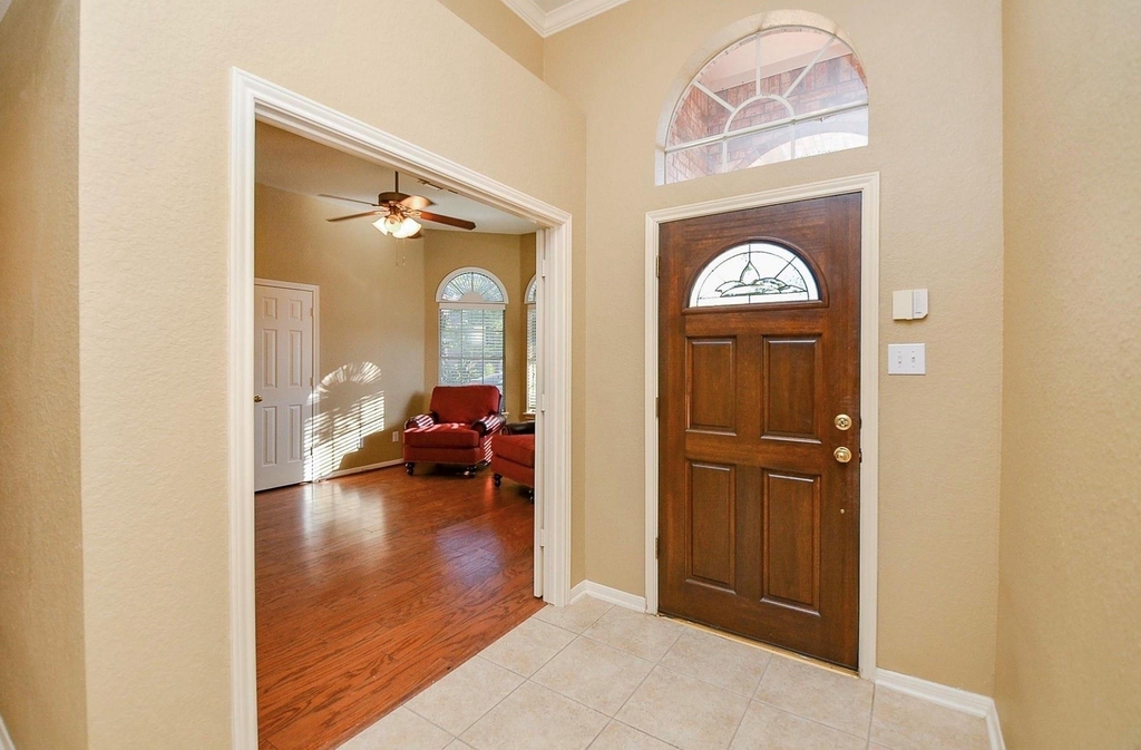 4606 Russett Lane - Photo 3