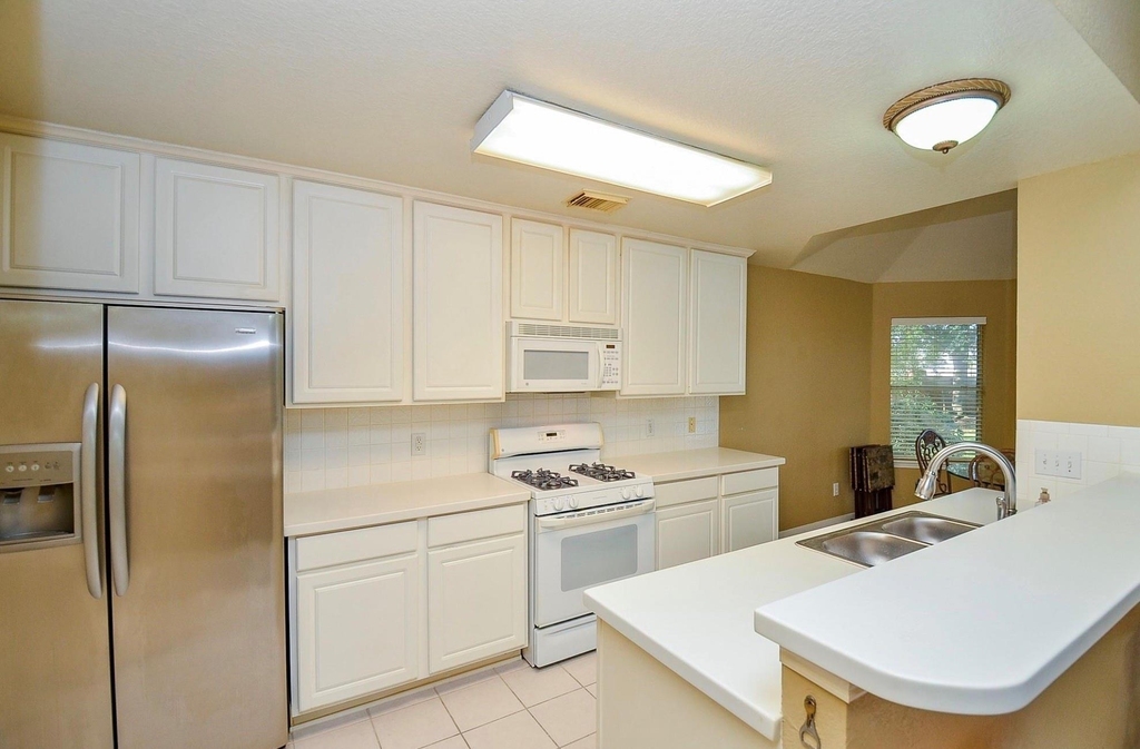 4606 Russett Lane - Photo 8