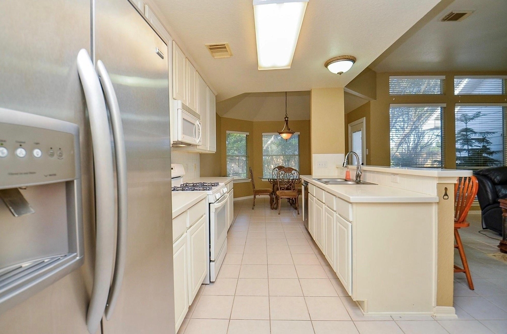 4606 Russett Lane - Photo 7