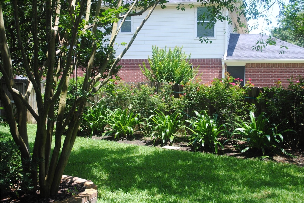 4606 Russett Lane - Photo 2