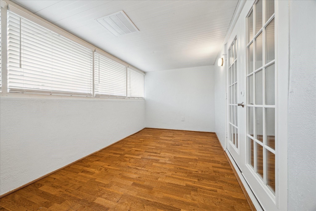 2511 Commonwealth Street - Photo 18
