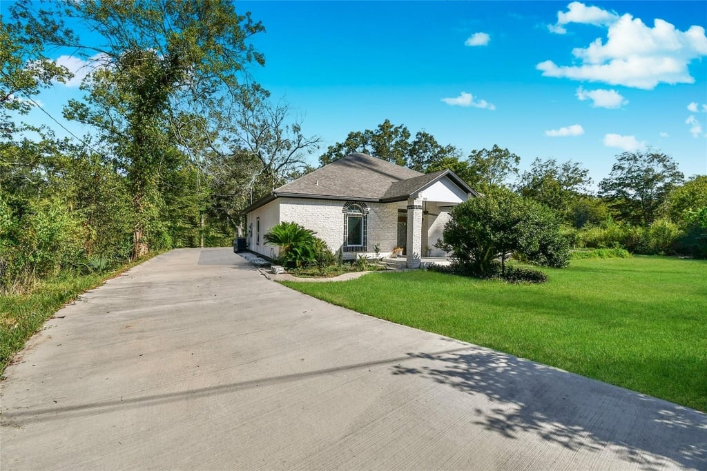 4819 Sherri Lane - Photo 0