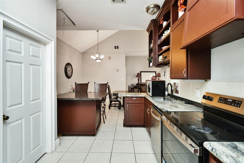 4819 Sherri Lane - Photo 3