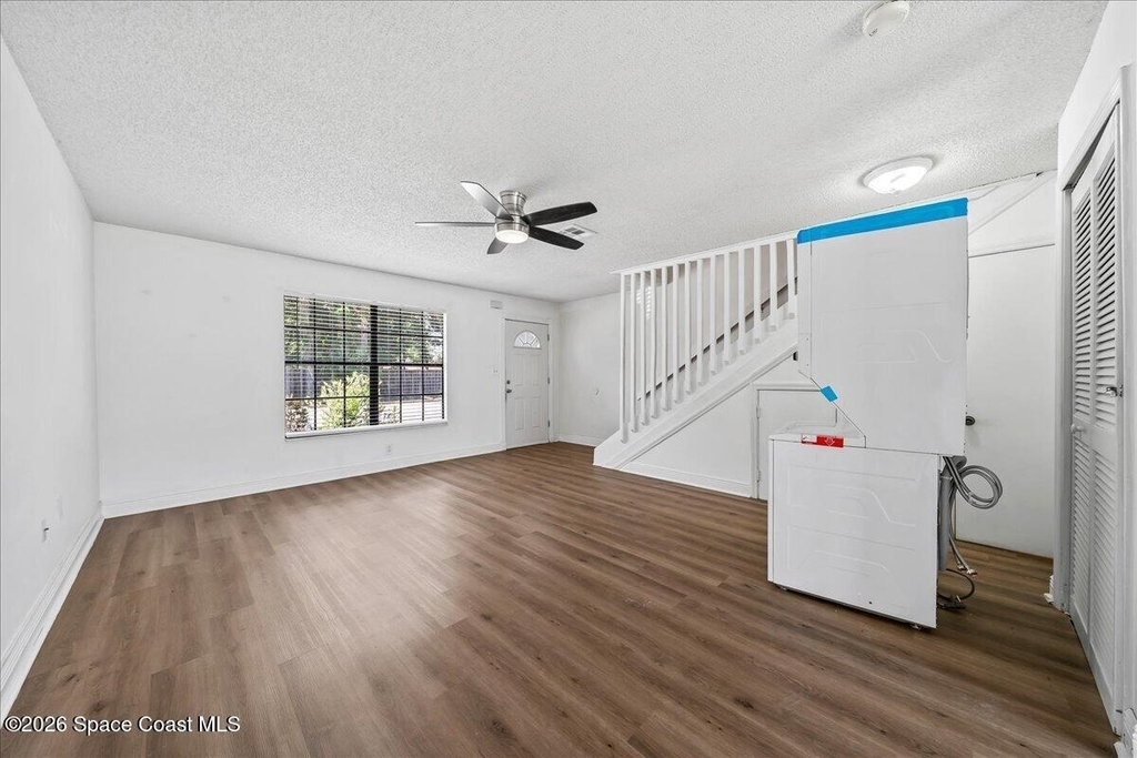 1300 Arlington Lane Ne - Photo 4