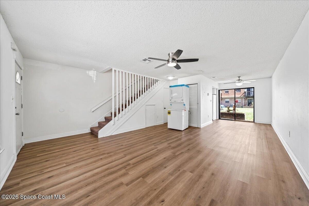 1300 Arlington Lane Ne - Photo 5