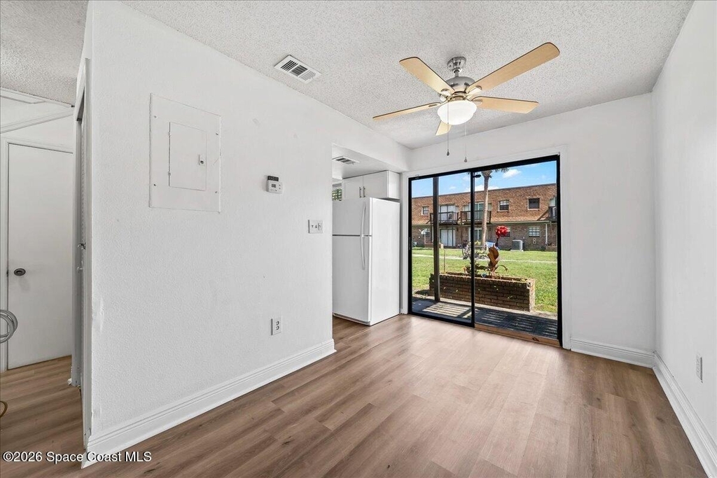 1300 Arlington Lane Ne - Photo 8