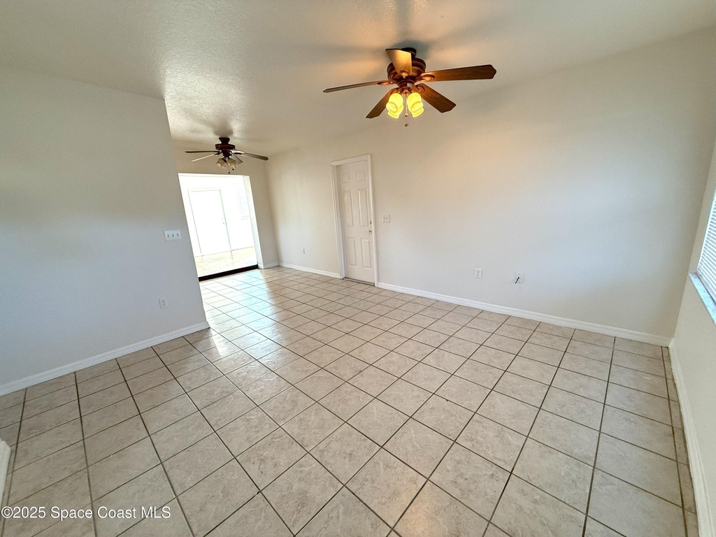 4850 Sutton Avenue - Photo 3