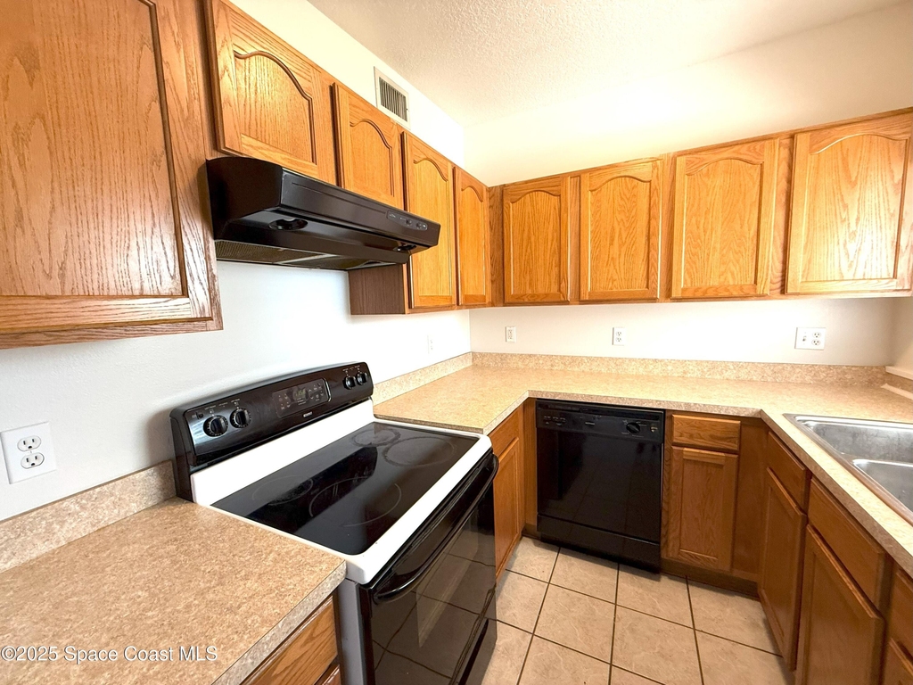 4850 Sutton Avenue - Photo 6