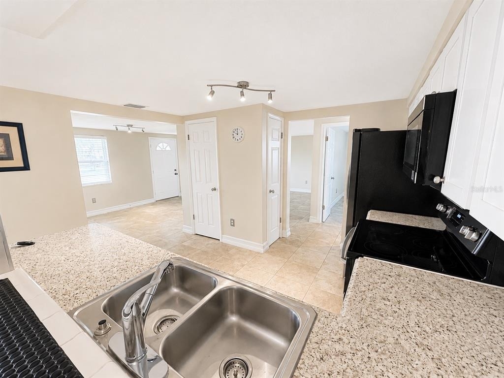 3711 Redwood Drive - Photo 6