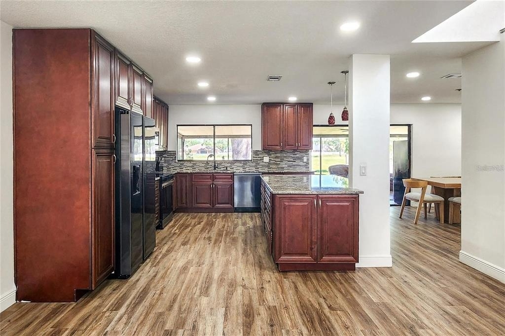 16169 Gardendale Drive - Photo 7