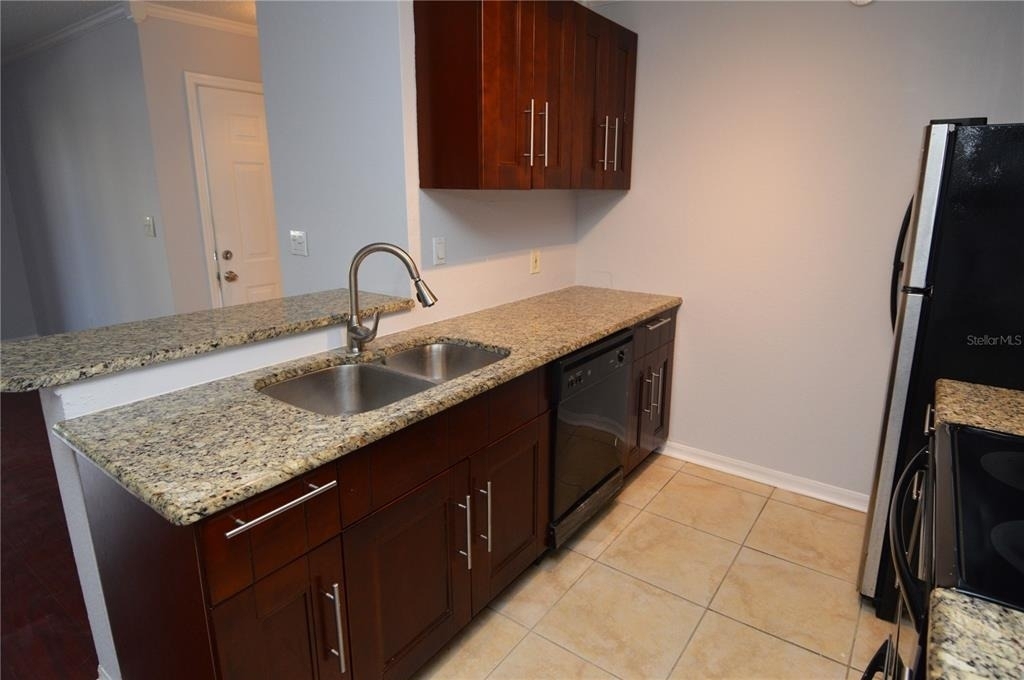 10265 Gandy Boulevard N - Photo 8