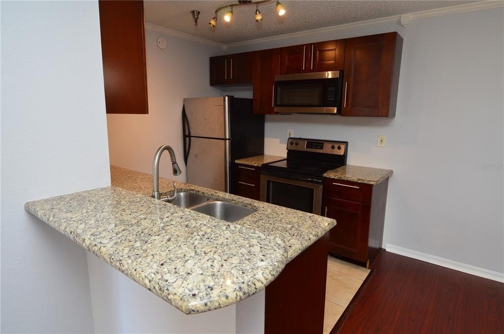 10265 Gandy Boulevard N - Photo 5