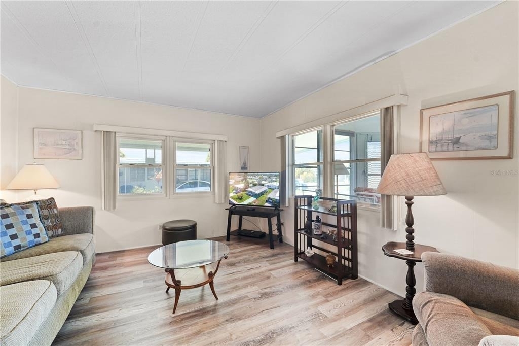 47 Delaware Court S - Photo 9