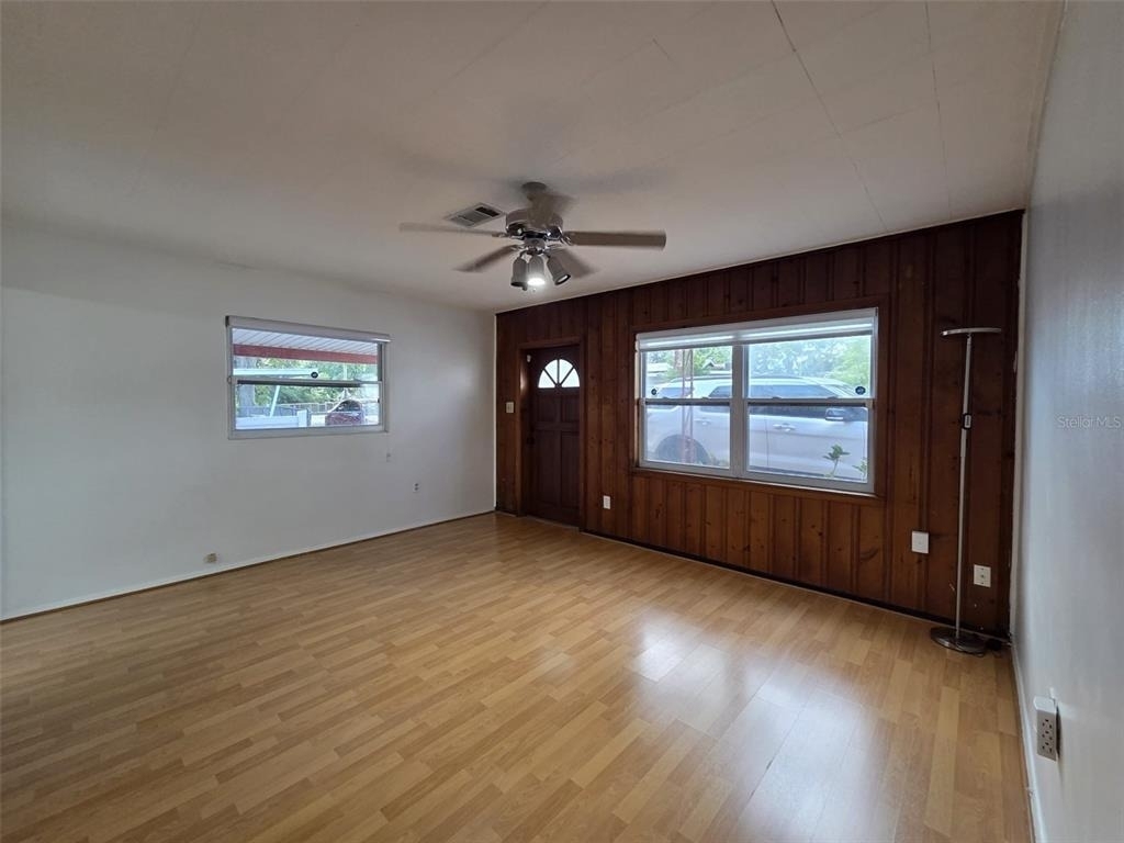7216 James Street - Photo 5