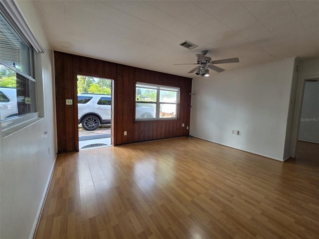 7216 James Street - Photo 6