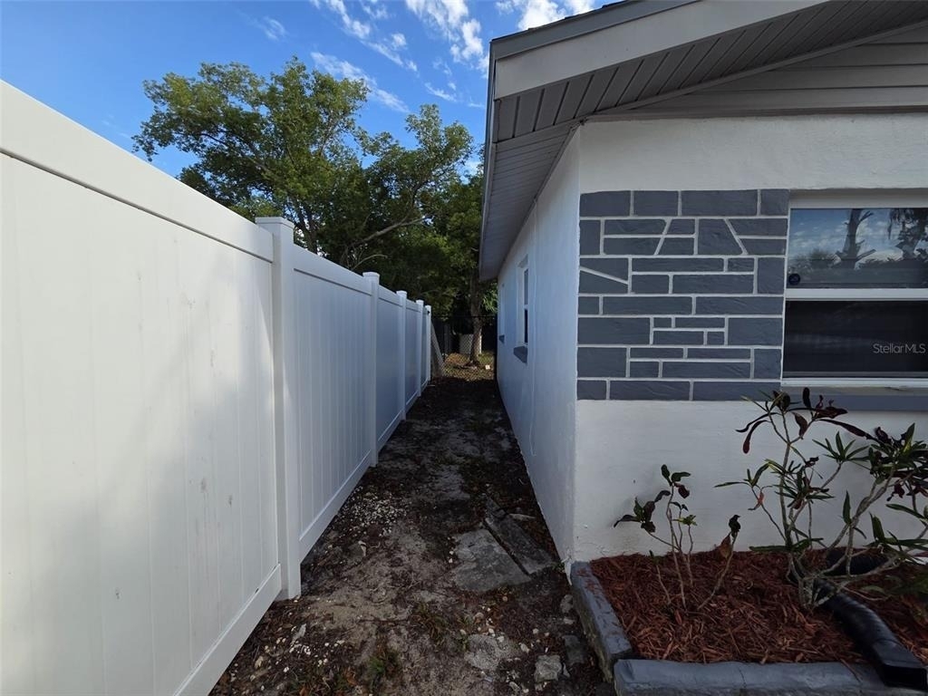 7216 James Street - Photo 18