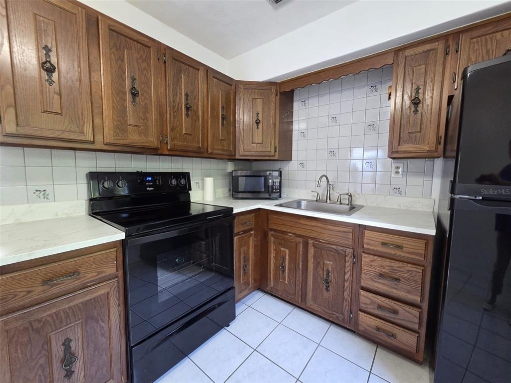 7216 James Street - Photo 9