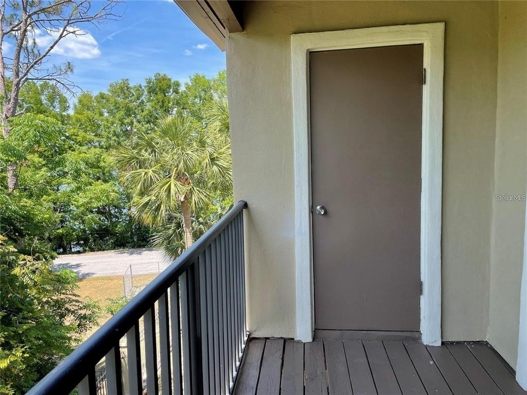 199 Afton Square - Photo 2