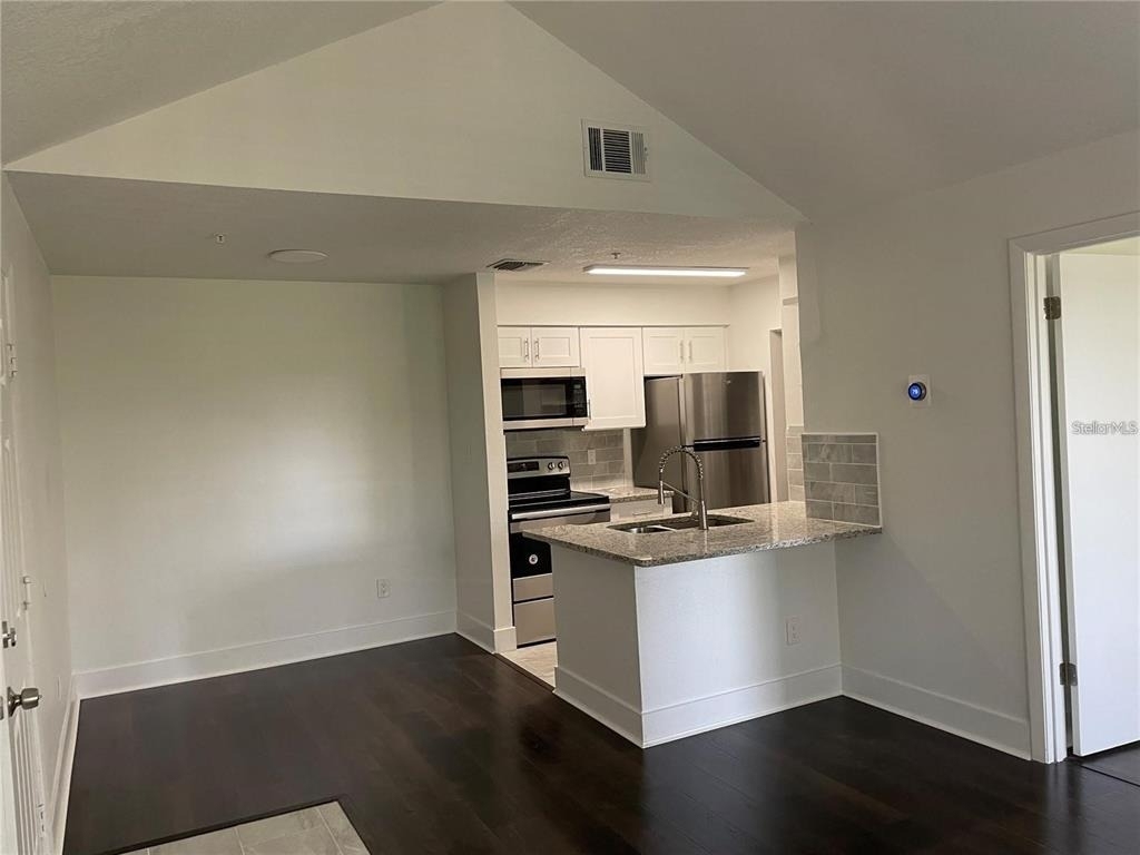 199 Afton Square - Photo 6
