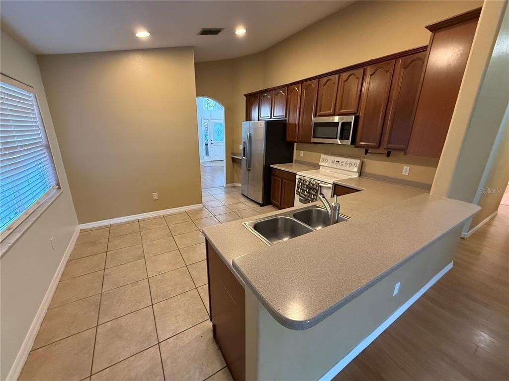 9812 Doriath Circle - Photo 4