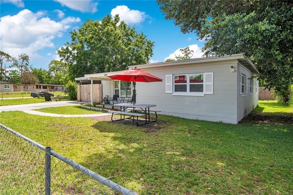 1301 Lawne Boulevard - Photo 2