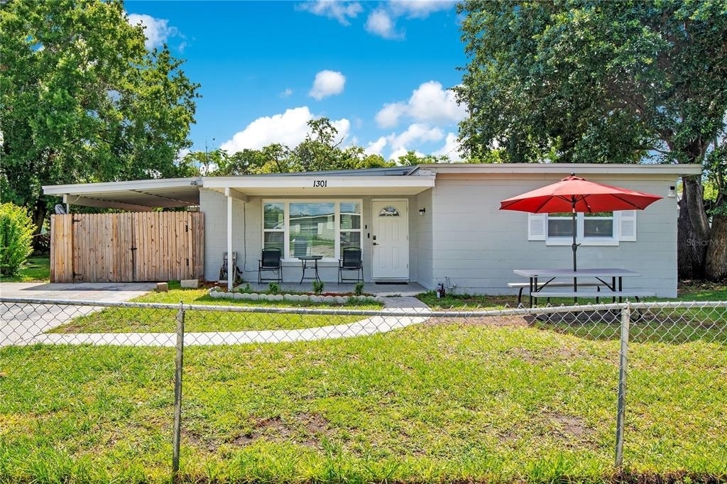 1301 Lawne Boulevard - Photo 0