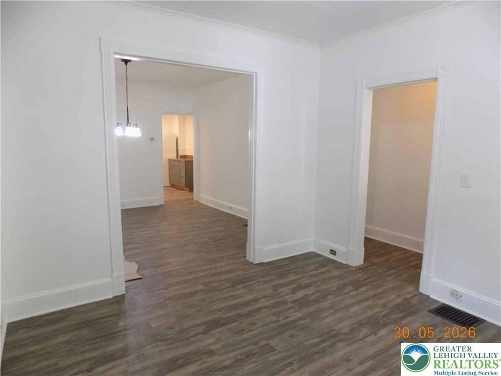 47 W Goepp Street - Photo 3