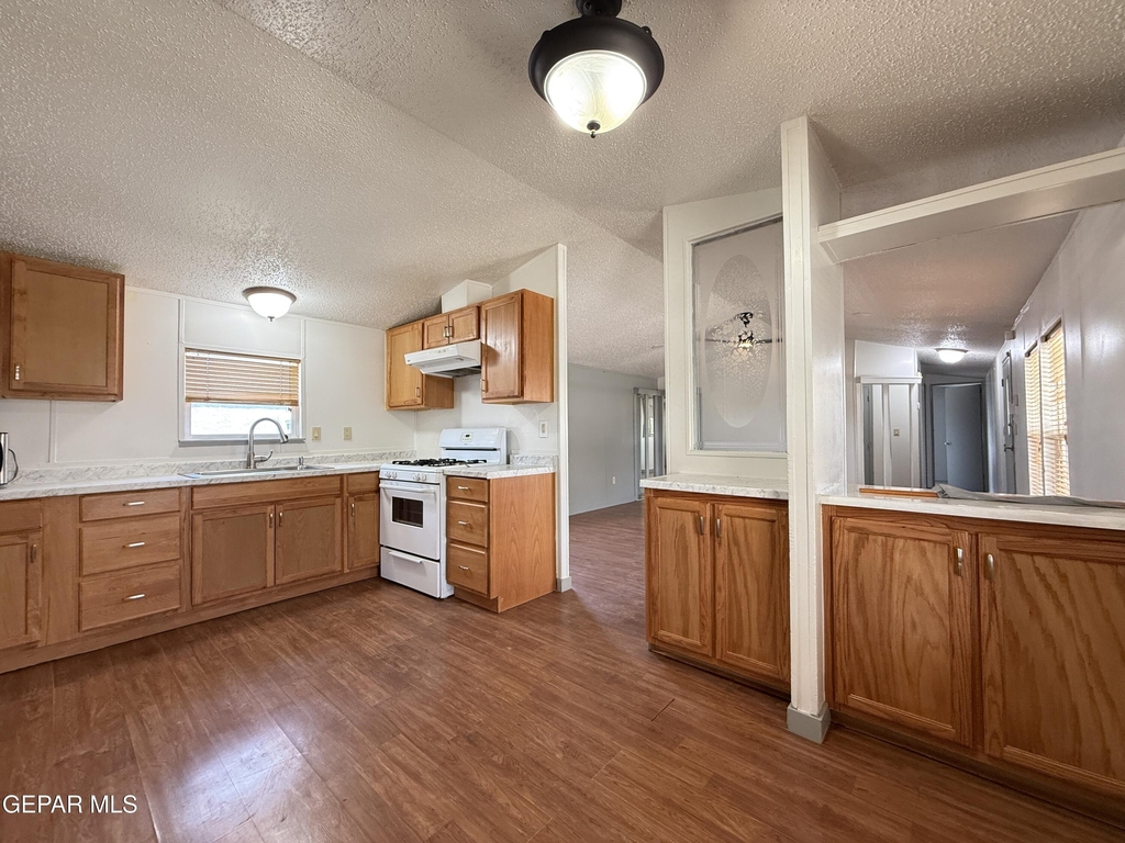 5941 Sixta Drive - Photo 3