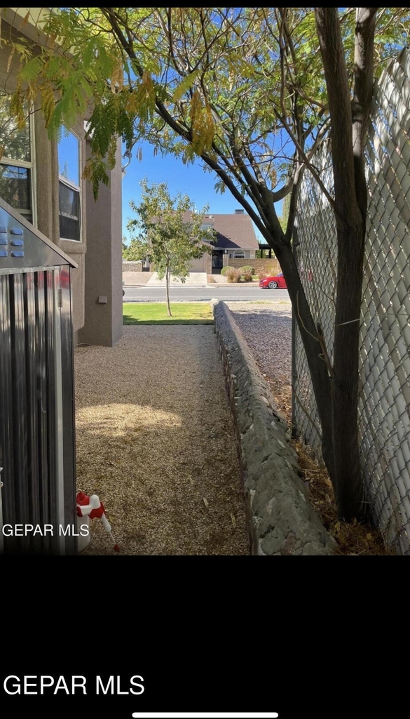7548 Plaza Taurina Drive - Photo 10