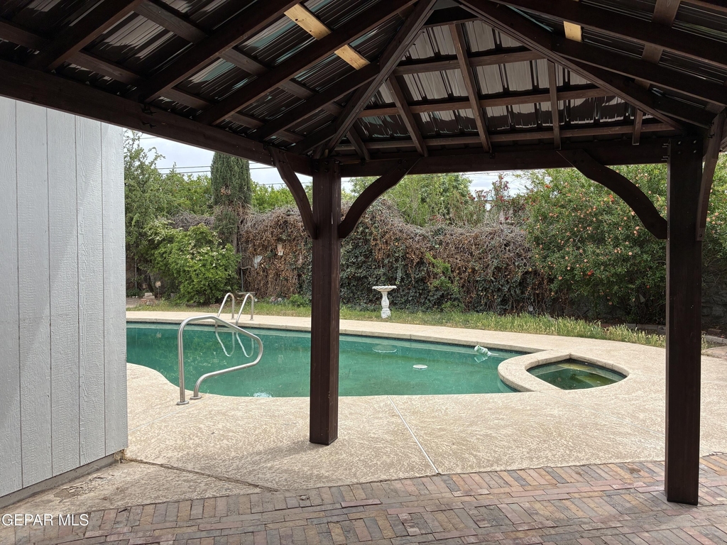 8316 W H Burges Drive - Photo 15