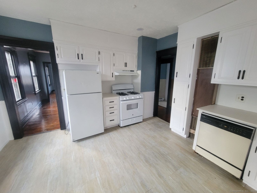 73 Lounsbury Street - Photo 0