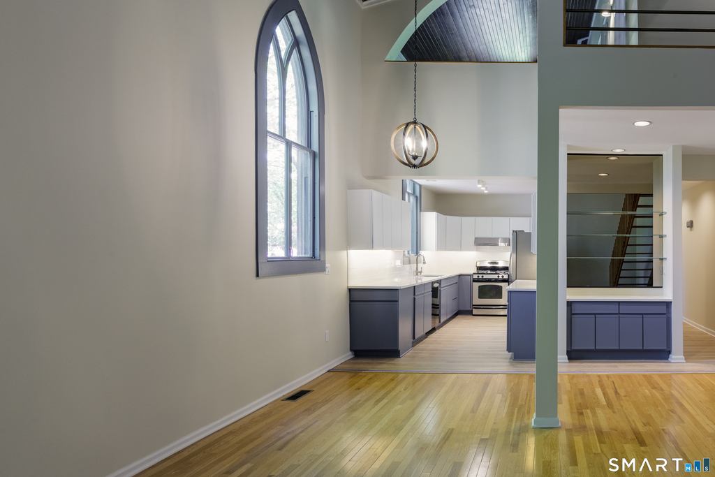 161 Whitfield Street - Photo 2