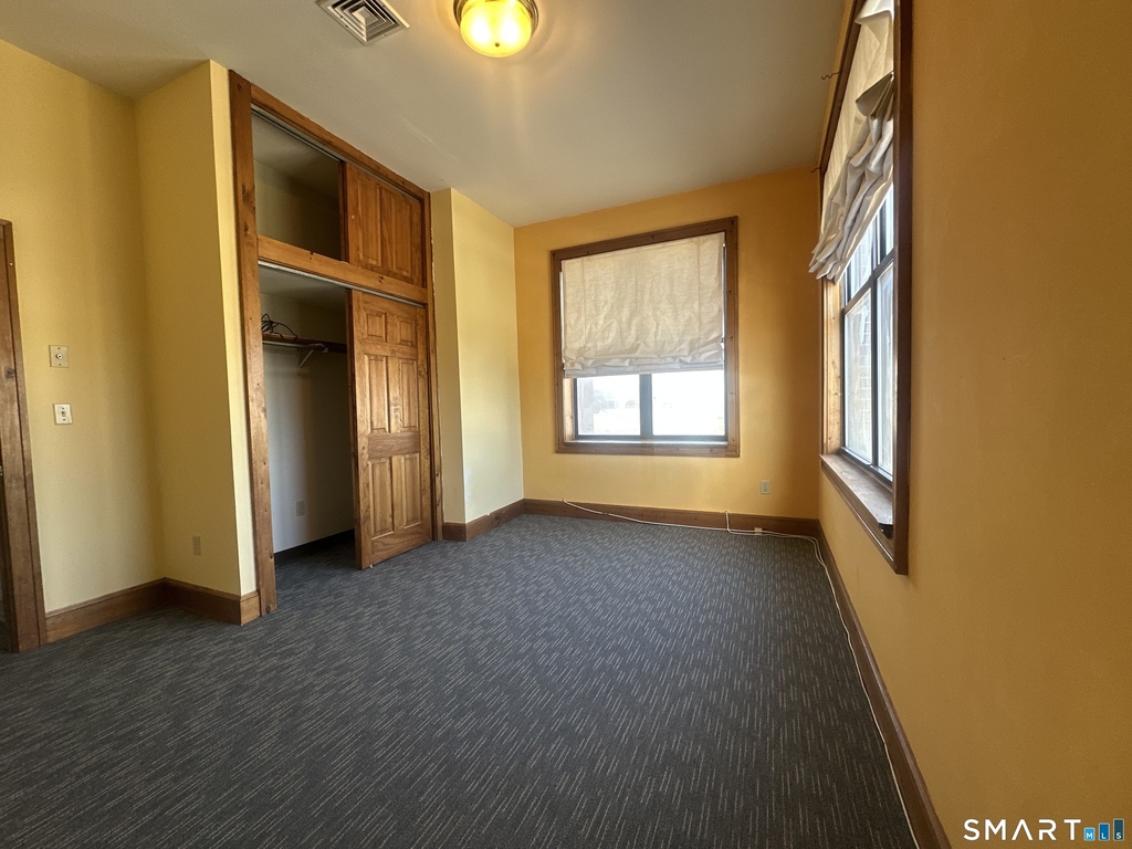 136 Mckinley Avenue - Photo 2