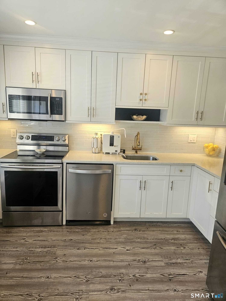 24 East Avenue - Photo 4