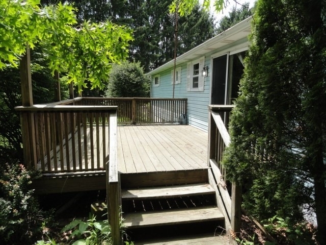 121 N Ridge Dr - Photo 1