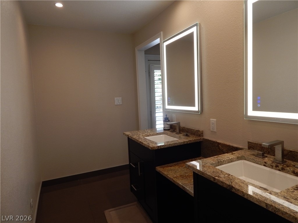 2712 W Oakey Boulevard - Photo 12
