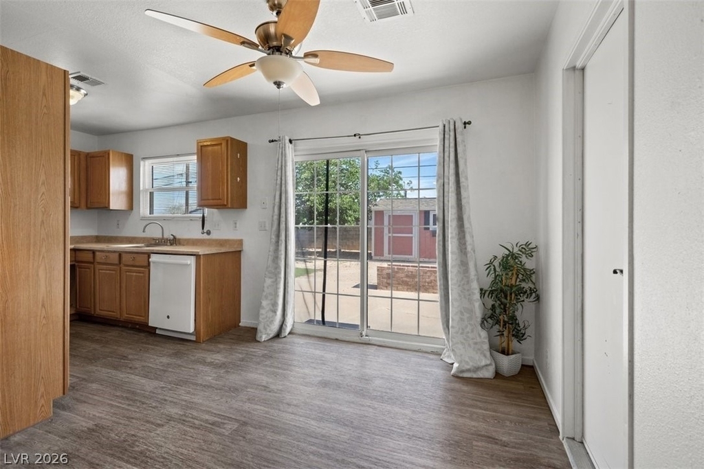 245 Meyers Avenue - Photo 3