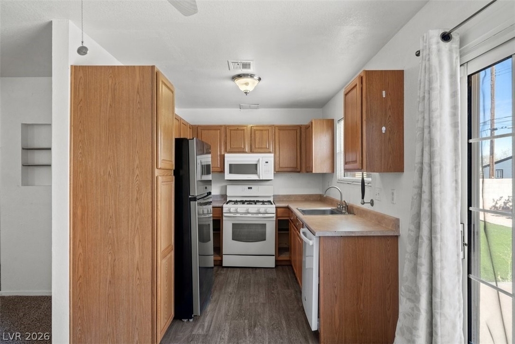 245 Meyers Avenue - Photo 4