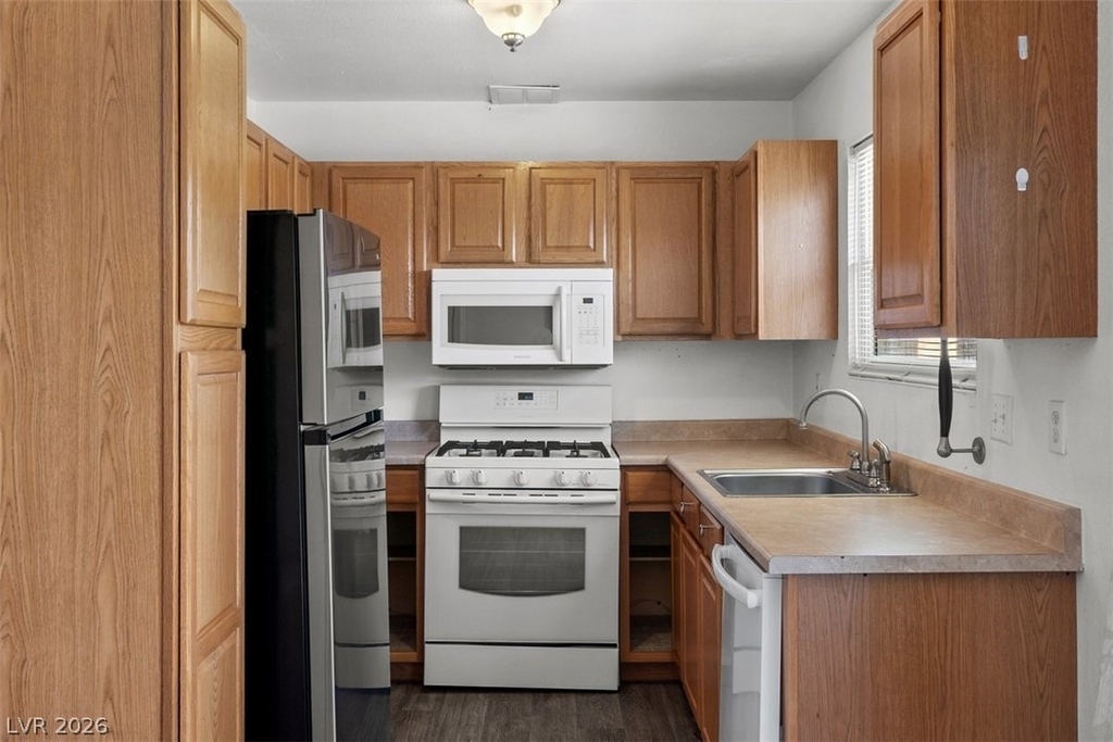 245 Meyers Avenue - Photo 6