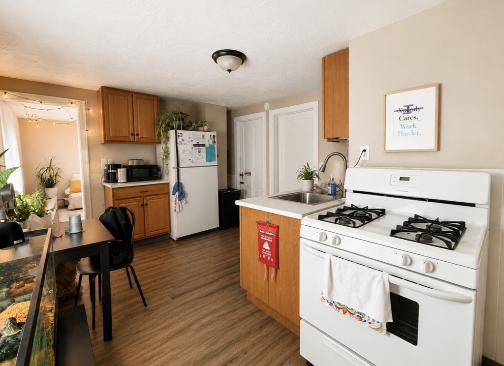 143 Harrison Street - Photo 2