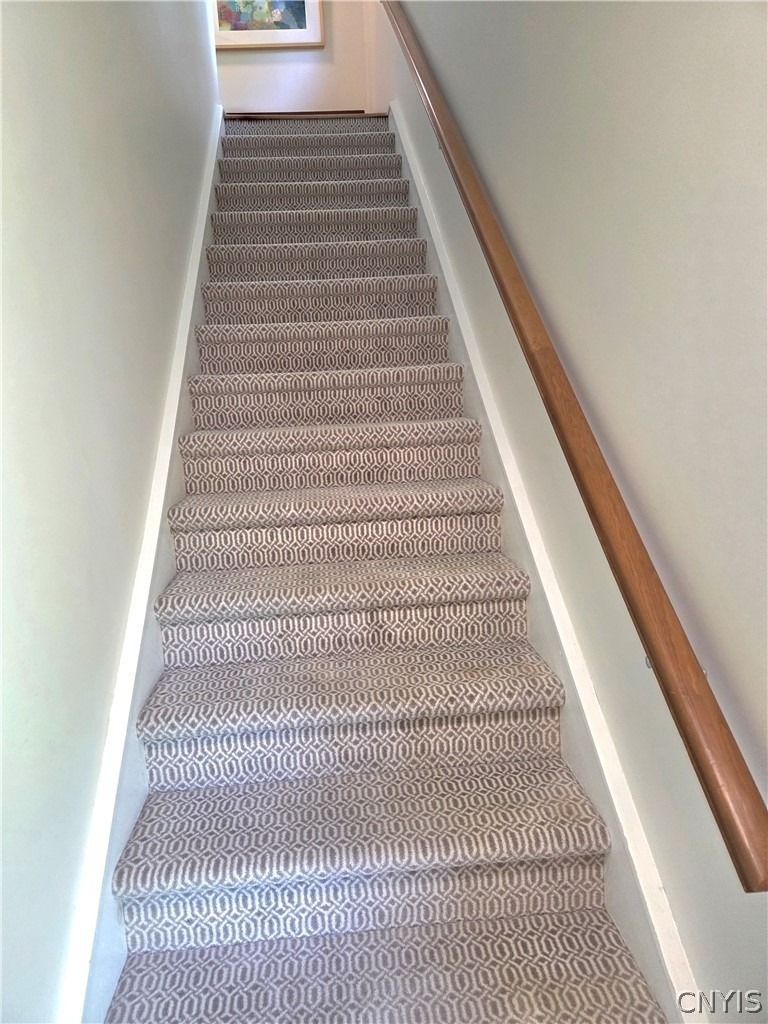 1105 Greymoor Way - Photo 2