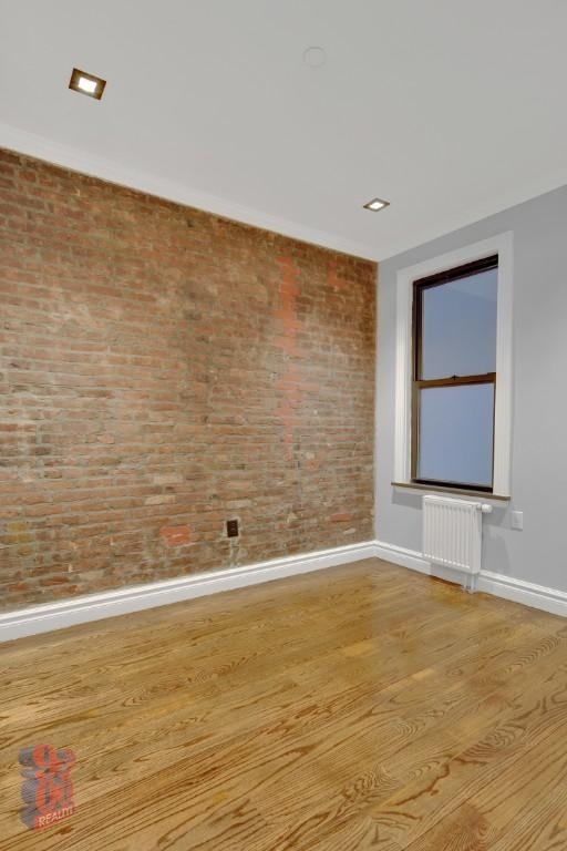 East 13th Street - Photo 5