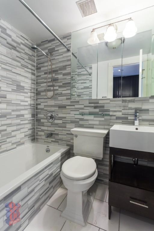 East 7th Street - Photo 6