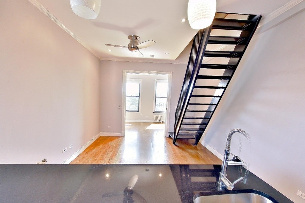 Avenue B - Photo 4