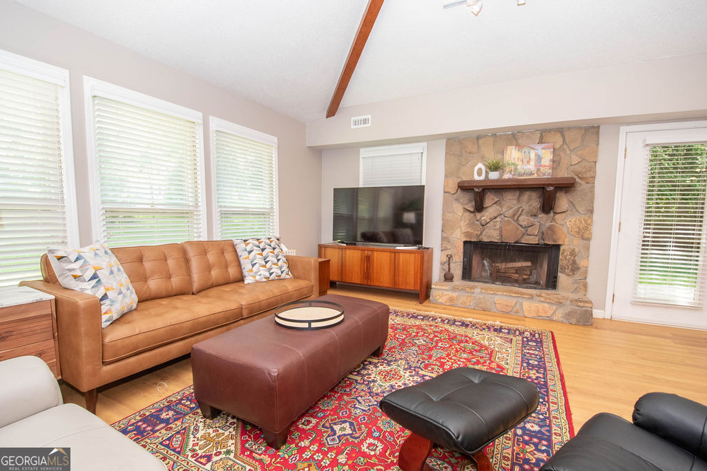 103 Burnham Rise - Photo 1